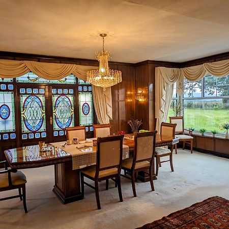 Finn Village - Loch Lomond Villa B&B - Black Room With Jacuzzi-Style Bath グラスゴー エクステリア 写真