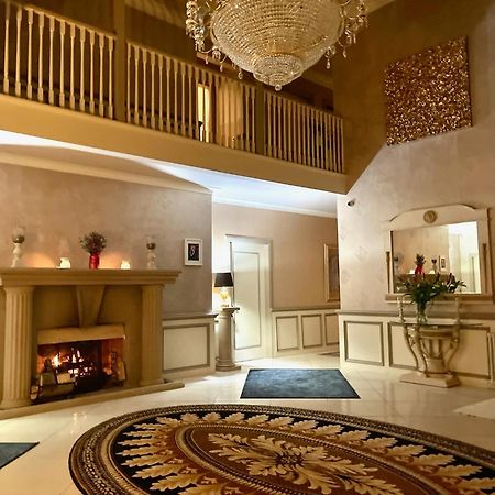 Finn Village - Loch Lomond Villa B&B - Black Room With Jacuzzi-Style Bath グラスゴー エクステリア 写真