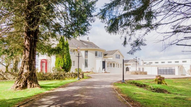 Finn Village - Loch Lomond Villa B&B - Black Room With Jacuzzi-Style Bath グラスゴー エクステリア 写真