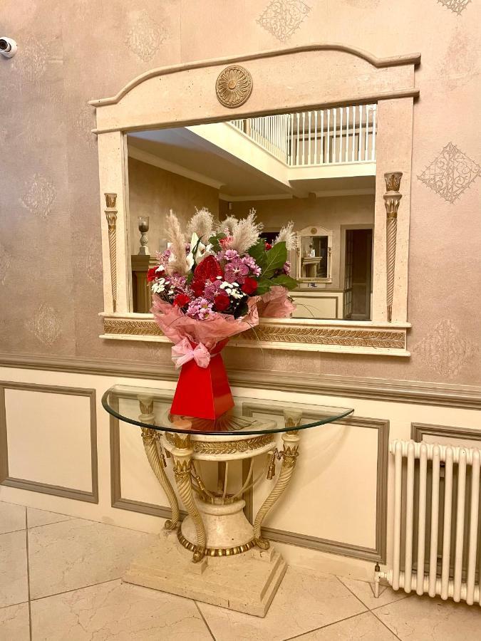 Finn Village - Loch Lomond Villa B&B - Black Room With Jacuzzi-Style Bath グラスゴー エクステリア 写真