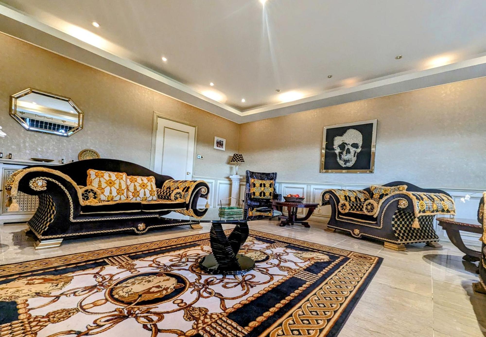 Finn Village - Loch Lomond Villa B&B - Black Room With Jacuzzi-Style Bath グラスゴー エクステリア 写真